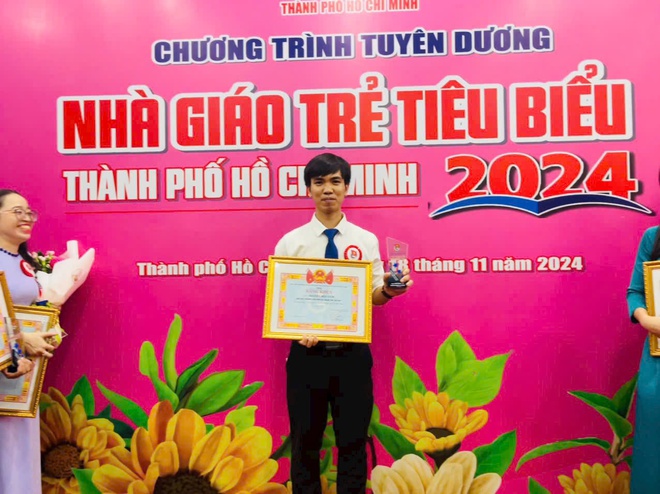 Có một người thầy kiên trì thắp sáng ước mơ cho những đứa trẻ nghèo- Ảnh 8. Có một người thầy kiên trì thắp sáng ước mơ cho những đứa trẻ nghèo- Ảnh 8.