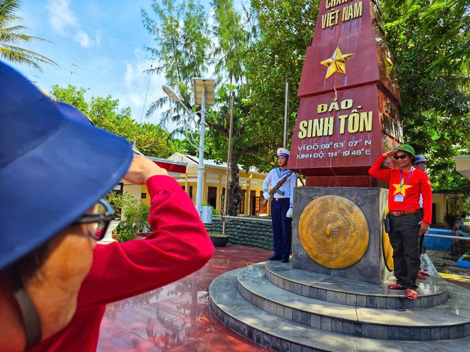 60 kiều bào đến với Trường Sa, Nhà giàn DK1 trên 'Chuyến tàu Đại đoàn kết'- Ảnh 15.