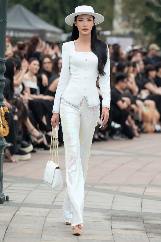 Thời trang ánh kim, xuyên thấu hứa hẹn bùng nổ tháng 4- Ảnh 6.