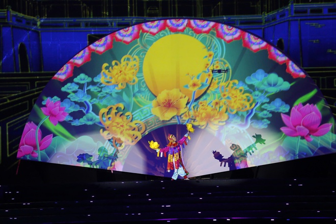 Quảng Ninh đãi khách bằng carnaval Hạ Long rực rỡ sắc màu- Ảnh 4. Quảng Ninh đãi khách bằng carnaval Hạ Long rực rỡ sắc màu- Ảnh 4.