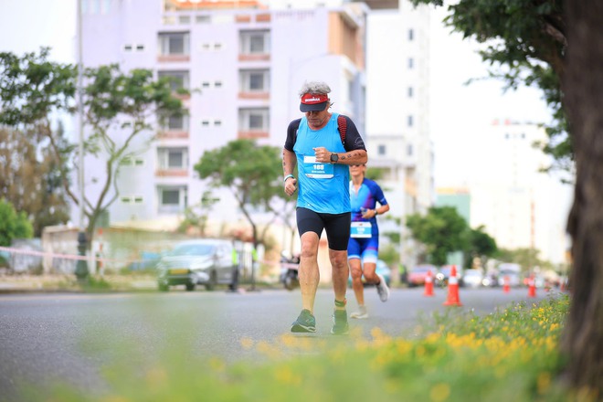IRONMAN 70.3 Đà Nẵng: Chặng đua đầy cảm xúc giữa thiên nhiên tuyệt vời- Ảnh 6. IRONMAN 70.3 Đà Nẵng: Chặng đua đầy cảm xúc giữa thiên nhiên tuyệt vời- Ảnh 6.