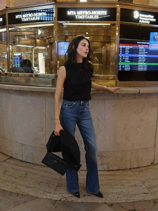 Những đôi giày đẹp nhất khi diện cùng quần jeans xanh - Ảnh 5.