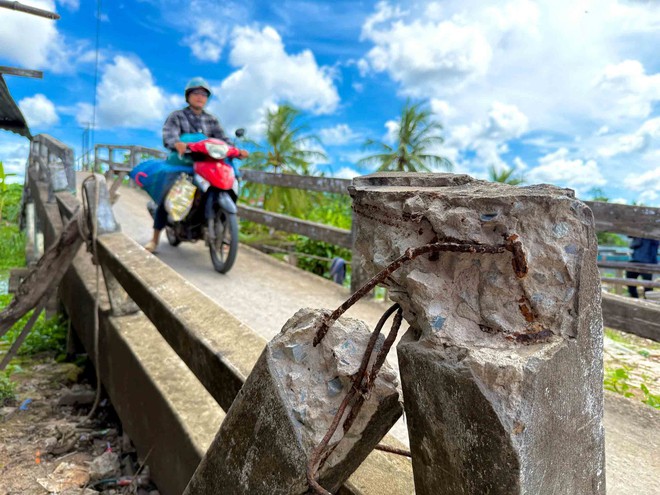 Bà con ở nơi cuối cùng bản đồ Việt Nam khát khao một cây cầu Bà con ở nơi cuối cùng bản đồ Việt Nam khát khao một cây cầu