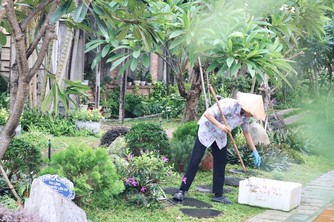 Nhà nguyện Công giáo 158 tuổi ở TP.HCM: Nơi lưu giữ phần mộ 3 giám mục- Ảnh 3. Nhà nguyện Công giáo 158 tuổi ở TP.HCM: Nơi lưu giữ phần mộ 3 giám mục- Ảnh 3.