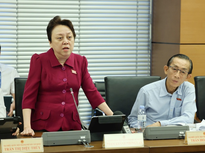 Tranh luận bỏ án tử hình với tội nhận hối lộ, sản xuất thuốc giả Tranh luận bỏ án tử hình với tội nhận hối lộ, sản xuất thuốc giả