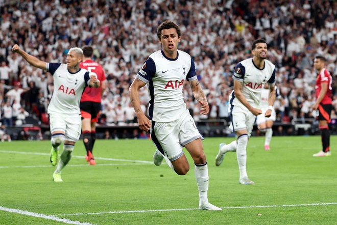 Hạ M.U, Tottenham vô địch Europa League và đoạt suất dự Champions League: Kỳ tích 17 năm- Ảnh 4. Hạ M.U, Tottenham vô địch Europa League và đoạt suất dự Champions League: Kỳ tích 17 năm- Ảnh 4.