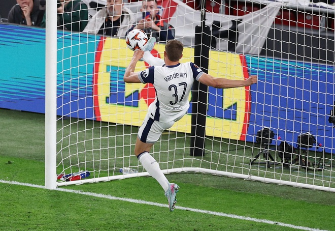 Hạ M.U, Tottenham vô địch Europa League và đoạt suất dự Champions League: Kỳ tích 17 năm- Ảnh 6. Hạ M.U, Tottenham vô địch Europa League và đoạt suất dự Champions League: Kỳ tích 17 năm- Ảnh 6.