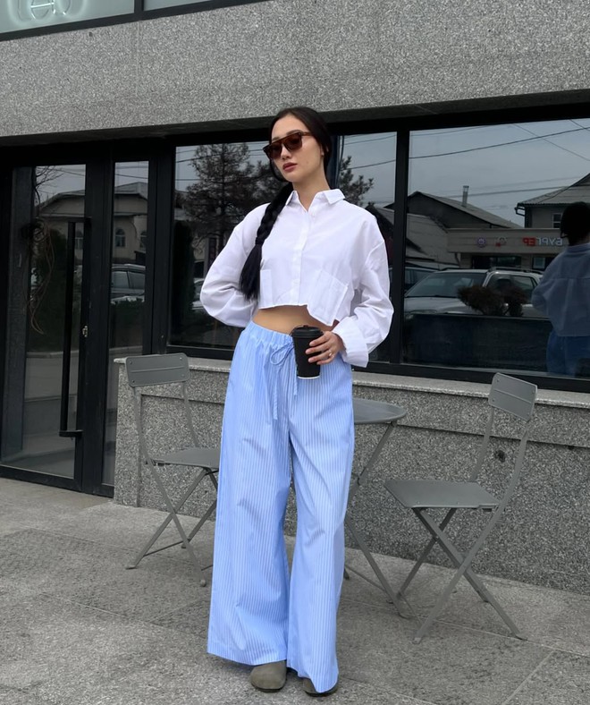 Quần dài pyjama kẻ sọc, xu hướng sống chậm và tươi mới của mùa hè  - Ảnh 1.