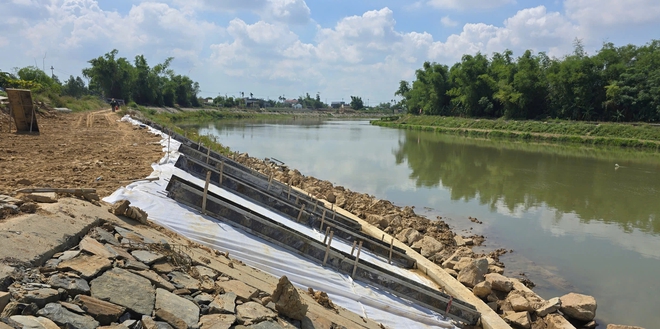 S&ocirc;ng Y&ecirc;n Đ&agrave; Nẵng: Ngổn ngang dự &aacute;n k&egrave; chống sạt lở khẩn cấp - Ảnh 5.