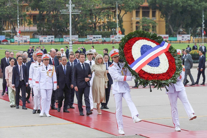 Chủ tịch nước Lương Cường chủ trì lễ đón Tổng thống Pháp Emmanuel Macron- Ảnh 10.