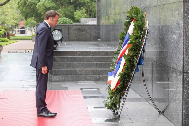 Chủ tịch nước Lương Cường chủ trì lễ đón Tổng thống Pháp Emmanuel Macron- Ảnh 13.