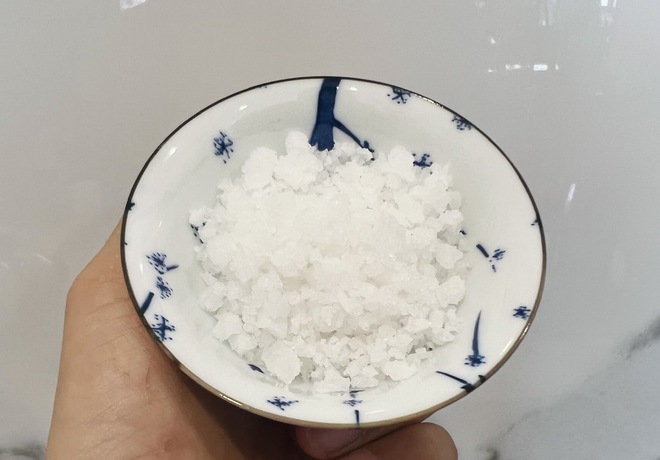 Nhà bạn dùng loại muối nào, nấu ăn bằng muối biển nên hay không? - Ảnh 2.
