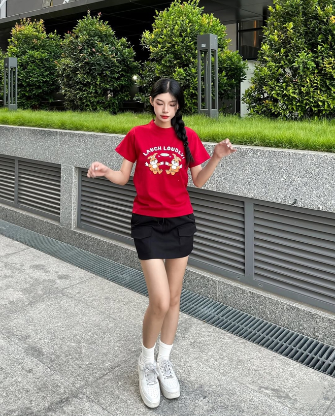 Thoải mái tôn dáng với áo thun oversize ngày hè - Ảnh 6.