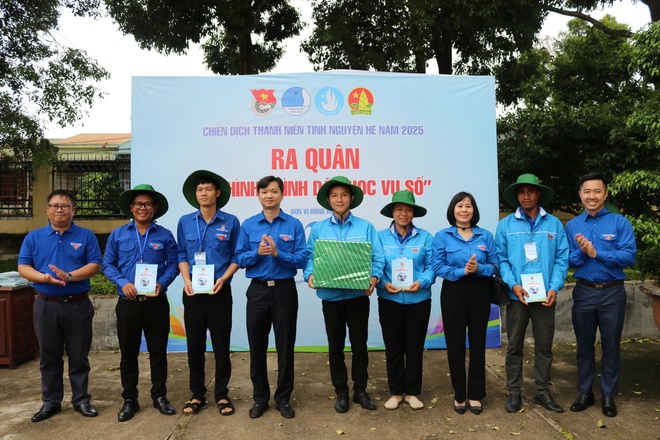Toàn cảnh ra quân Chiến dịch Thanh niên tình nguyện hè 2025 tại Gia Lai - Ảnh 14.