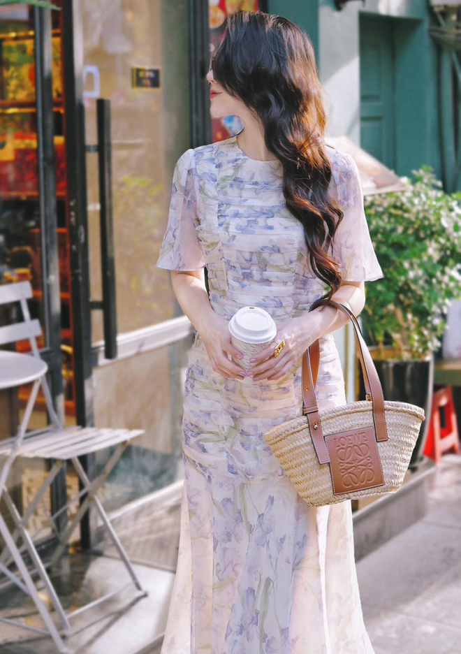 Váy xếp ly tạo nên vẻ ngoài thời thượng, dẫn đầu xu hướng- Ảnh 4. Váy xếp ly tạo nên vẻ ngoài thời thượng, dẫn đầu xu hướng- Ảnh 4.