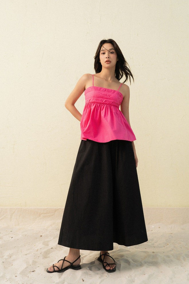 Thanh lịch, nữ tính trong từng bước chân với váy maxi- Ảnh 1. Thanh lịch, nữ tính trong từng bước chân với váy maxi- Ảnh 1.