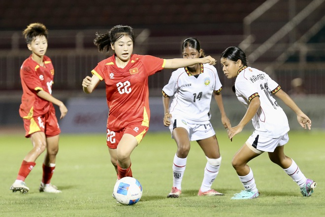 U.19 Việt Nam, Thái Lan cùng thắng cực đậm ở giải nữ Đông Nam Á: Chủ nhà chắc ngôi đầu bảng U.19 Việt Nam, Thái Lan cùng thắng cực đậm ở giải nữ Đông Nam Á: Chủ nhà chắc ngôi đầu bảng