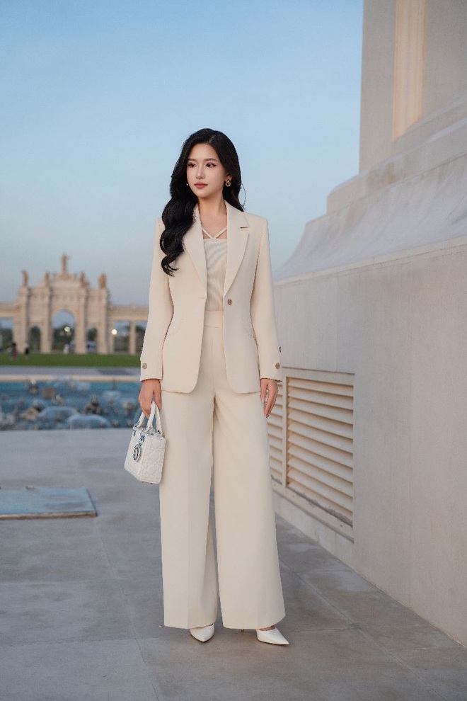 Áo vest công sở mang lại sự tinh tế cho cô nàng thanh lịch- Ảnh 2. Áo vest công sở mang lại sự tinh tế cho cô nàng thanh lịch- Ảnh 2.