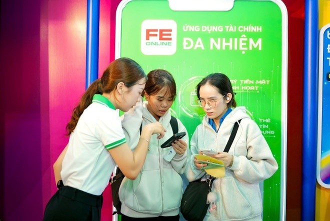 FE CREDIT mang ứng dụng tài chính đa nhiệm đến Ngày không tiền mặt 2025 - Ảnh 4.