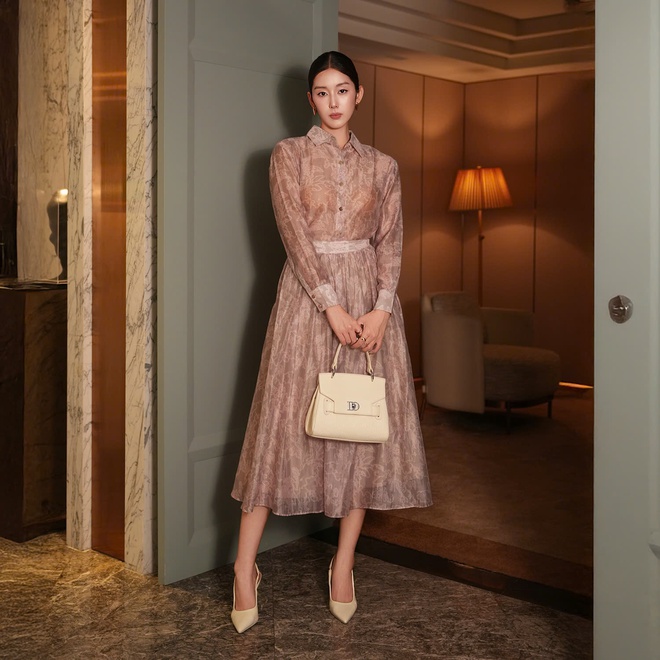 Đẹp cả tuần với ba gam màu trắng, đen, beige- Ảnh 7. Đẹp cả tuần với ba gam màu trắng, đen, beige- Ảnh 7.
