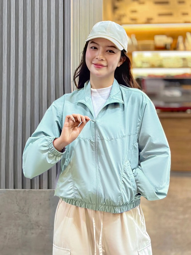 Áo khoác mùa hè, người bạn đồng hành không thể thiếu của cô nàng hiện đại- Ảnh 2. Áo khoác mùa hè, người bạn đồng hành không thể thiếu của cô nàng hiện đại- Ảnh 2.