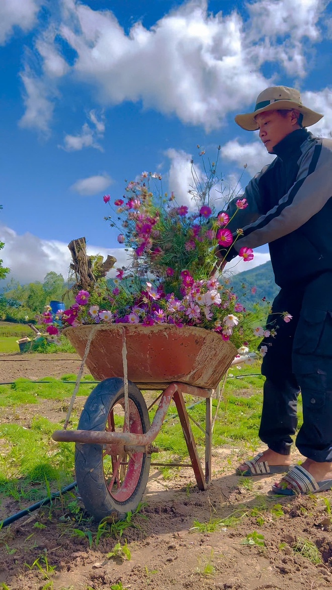 Một khu vườn thơ mộng, ngập tràn hoa lá khiến ai ghé thăm cũng phải trầm trồ- Ảnh 4.