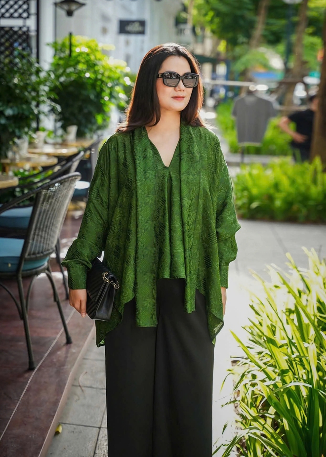 Gợi ý cho nàng những thiết kế lụa hè đa năng, thời thượng - Ảnh 8.