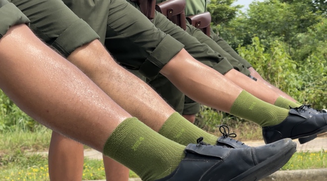 Những 'bông hoa thép' luyện tập dưới nắng nóng thao trường, chuẩn bị cho sự kiện A80- Ảnh 5. Những 'bông hoa thép' luyện tập dưới nắng nóng thao trường, chuẩn bị cho sự kiện A80- Ảnh 5.