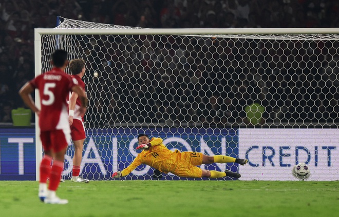 Trung Quốc thua cay đắng trên chấm phạt đền, Indonesia nuôi hy vọng mong manh đến World Cup 2026- Ảnh 3.