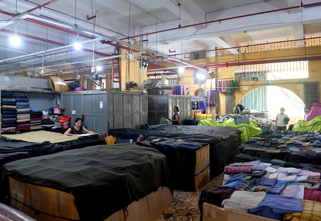 Tiểu thương chợ Rồng lớn nhất Nam Định đồng loạt đóng cửa, ngừng kinh doanh- Ảnh 4.