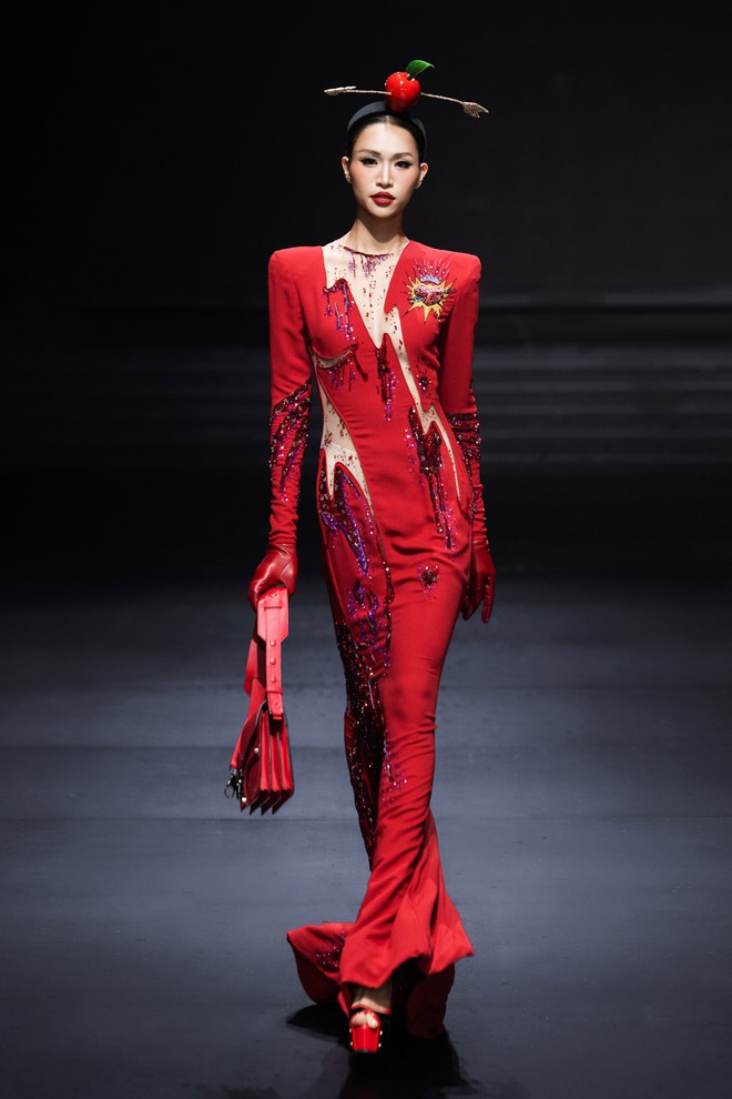 Dấu ấn thời trang Haute Couture Pháp trên sàn diễn Việt- Ảnh 4.