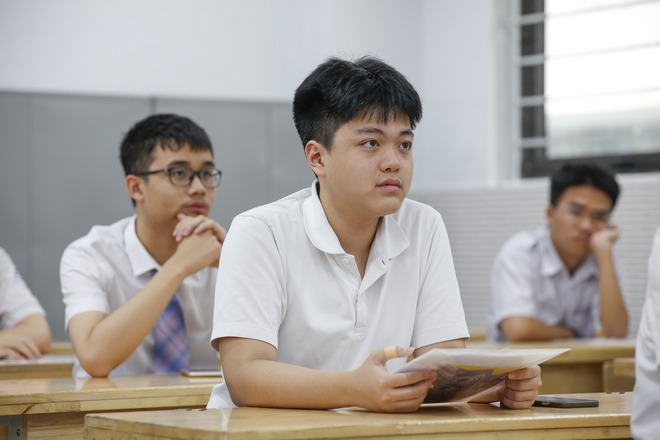 Hơn 103.000 học sinh Hà Nội làm thủ tục thi vào lớp 10- Ảnh 11.