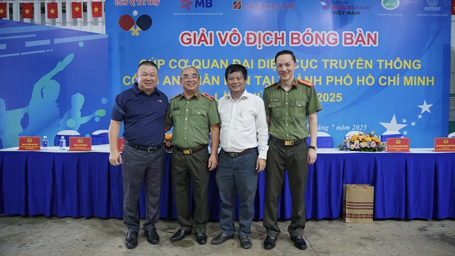Giải bóng bàn cúp Cơ quan đại diện Cục Truyền thông CAND tại TP.HCM đã tìm ra nhà vô địch- Ảnh 4. Giải bóng bàn cúp Cơ quan đại diện Cục Truyền thông CAND tại TP.HCM đã tìm ra nhà vô địch- Ảnh 4.