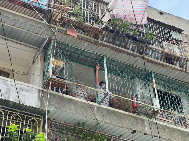 Người dân TP.HCM đồng thuận tháo dỡ 'chuồng cọp', giữ tính mạng - Ảnh 3.