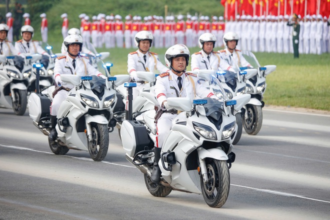 Mãn nhãn buổi diễu binh 15 . 000 Chiến sĩ công an và quân đội hợp luyện - Ảnh 31. Mãn nhãn buổi diễu binh 15 . 000 Chiến sĩ công an và quân đội hợp luyện - Ảnh 31.