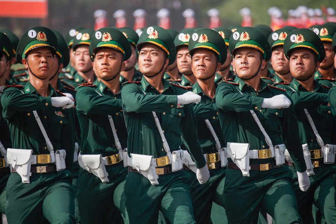 Mãn nhãn buổi diễu binh 15 . 000 Chiến sĩ công an và quân đội hợp luyện - Ảnh 13. Mãn nhãn buổi diễu binh 15 . 000 Chiến sĩ công an và quân đội hợp luyện - Ảnh 13.