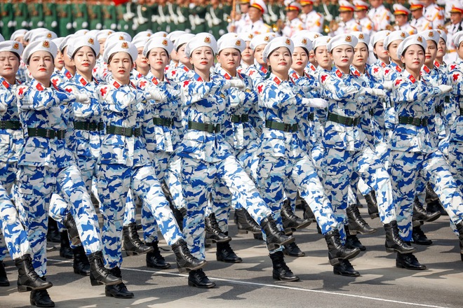Mãn nhãn buổi diễu binh 15 . 000 Chiến sĩ công an và quân đội hợp luyện - Ảnh 4. Mãn nhãn buổi diễu binh 15 . 000 Chiến sĩ công an và quân đội hợp luyện - Ảnh 4.