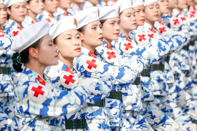 Mãn nhãn buổi diễu binh 15 . 000 Chiến sĩ công an và quân đội hợp luyện - Ảnh 5. Mãn nhãn buổi diễu binh 15 . 000 Chiến sĩ công an và quân đội hợp luyện - Ảnh 5.