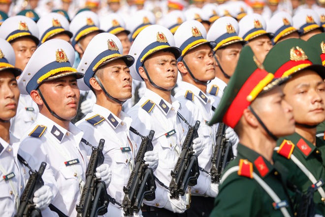 Mãn nhãn buổi diễu binh 15 . 000 Chiến sĩ công an và quân đội hợp luyện - Ảnh 14. Mãn nhãn buổi diễu binh 15 . 000 Chiến sĩ công an và quân đội hợp luyện - Ảnh 14.