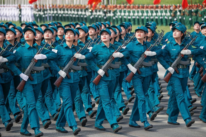 Mãn nhãn buổi diễu binh 15 . 000 Chiến sĩ công an và quân đội hợp luyện - Ảnh 16. Mãn nhãn buổi diễu binh 15 . 000 Chiến sĩ công an và quân đội hợp luyện - Ảnh 16.