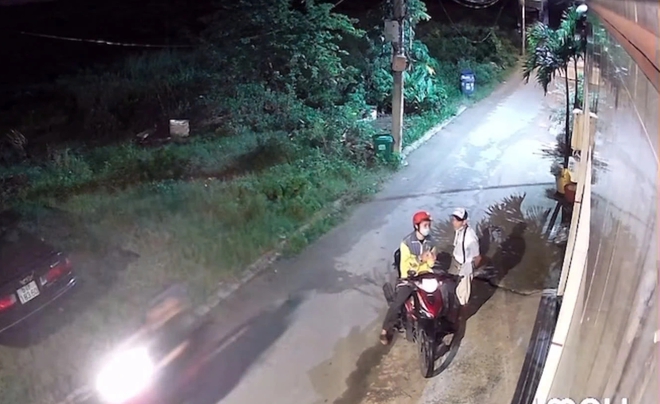 TP.HCM: Người khuyết tật tội nghiệp bị lừa giật 110 tờ vé số TP.HCM: Người khuyết tật tội nghiệp bị lừa giật 110 tờ vé số