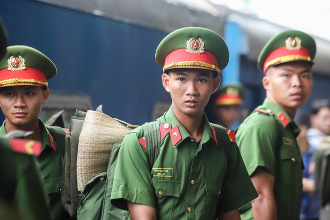 566 chiến sĩ công an đi tàu từ Nam ra Bắc hội quân, chuẩn bị cho A80- Ảnh 2.