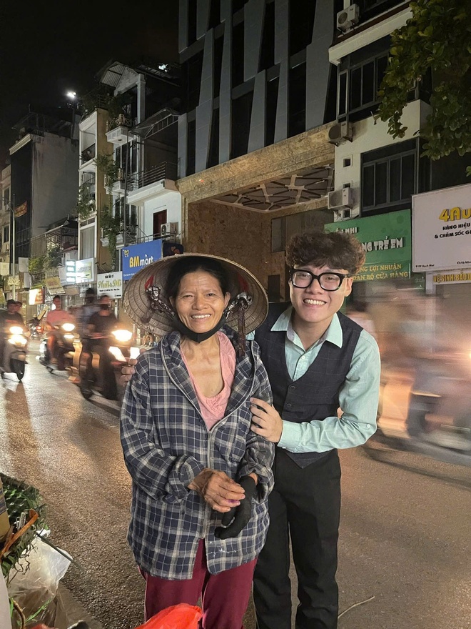 Chàng trai viết ước mơ thiện lành từ những điều nhỏ bé- Ảnh 3. Chàng trai viết ước mơ thiện lành từ những điều nhỏ bé- Ảnh 3.