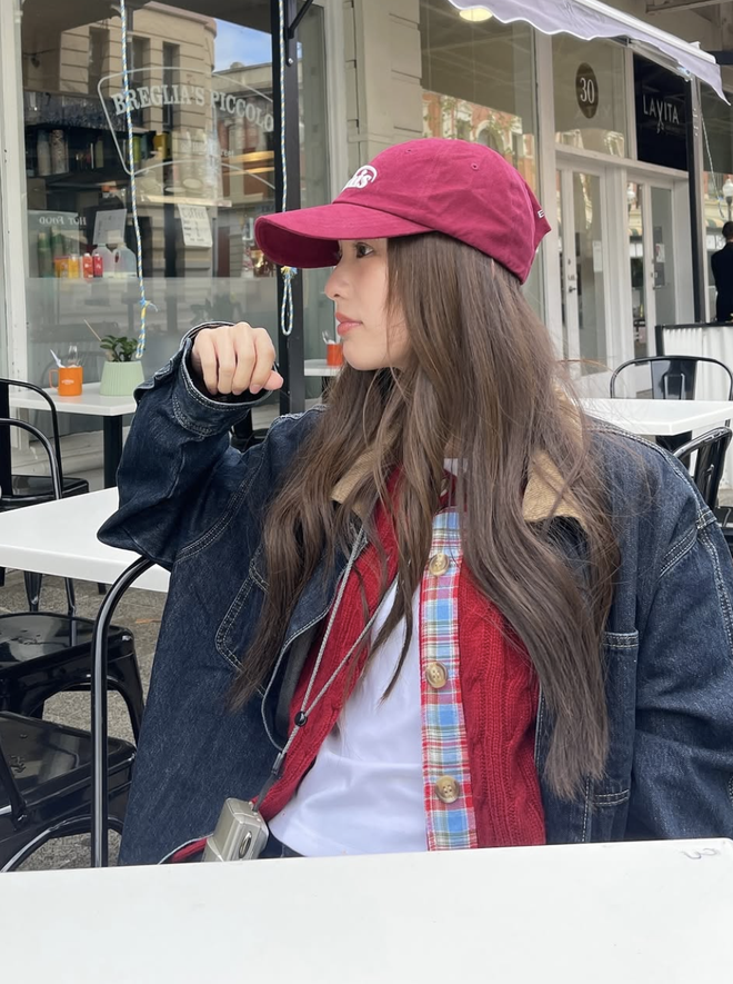 Phóng khoáng, cá tính và đầy sức hút với áo khoác denim cổ điển- Ảnh 4. Phóng khoáng, cá tính và đầy sức hút với áo khoác denim cổ điển- Ảnh 4.