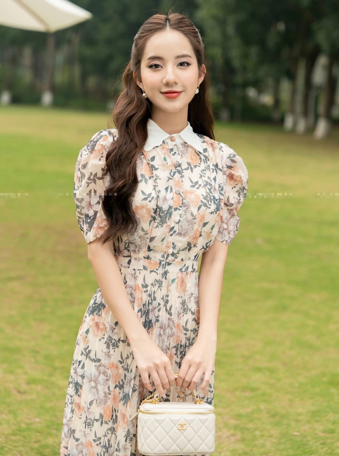 Váy hoa cổ điển là bí quyết để nàng luôn trẻ trung xinh đẹp- Ảnh 7.