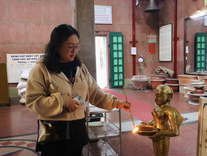 Sống ở TP.HCM: Độc đáo ngôi chùa Ấn Độ linh thiêng ở phường Bến Thành- Ảnh 10. Sống ở TP.HCM: Độc đáo ngôi chùa Ấn Độ linh thiêng ở phường Bến Thành- Ảnh 10.
