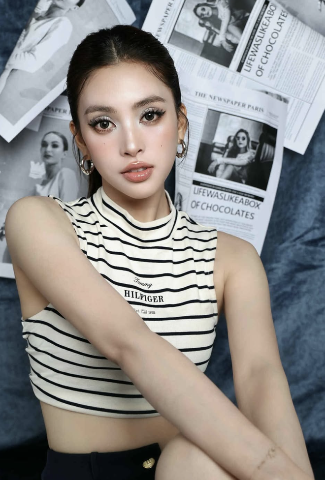 Áo kẻ ngang, điểm nhấn nhẹ nhàng cho những ngày không biết mặc gì- Ảnh 3. Áo kẻ ngang, điểm nhấn nhẹ nhàng cho những ngày không biết mặc gì- Ảnh 3.