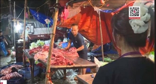 Đường dây giết mổ, tiêu thụ lợn nhiễm bệnh tại Hà Nội- Ảnh 4. Đường dây giết mổ, tiêu thụ lợn nhiễm bệnh tại Hà Nội- Ảnh 4.