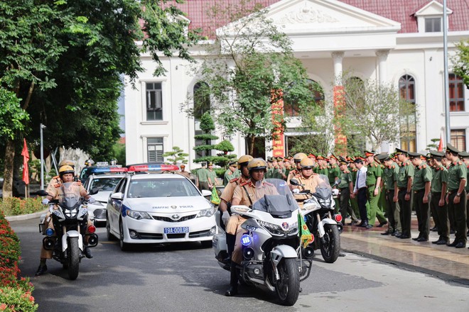 Công an tỉnh Phú Thọ mở cao điểm trấn áp trộm cướp, nồng độ cồn - Ảnh 2.