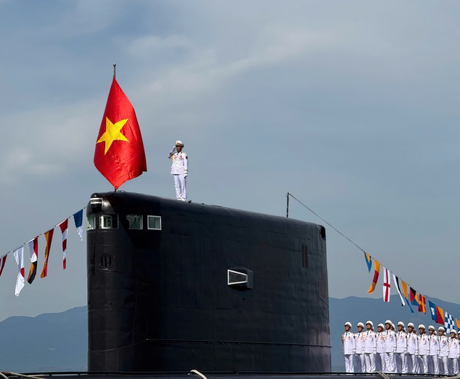 Diễu binh trên biển luyện tập giai đoạn 2, sẵn sàng cho Quốc khánh 2.9- Ảnh 2.